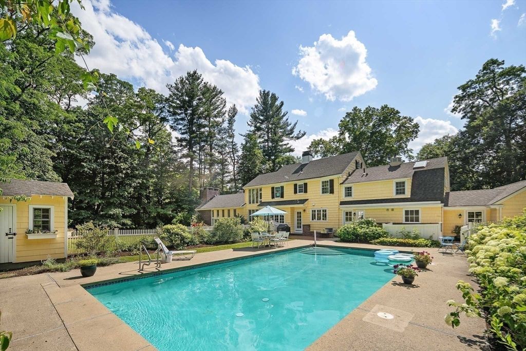 Exterior, Pool