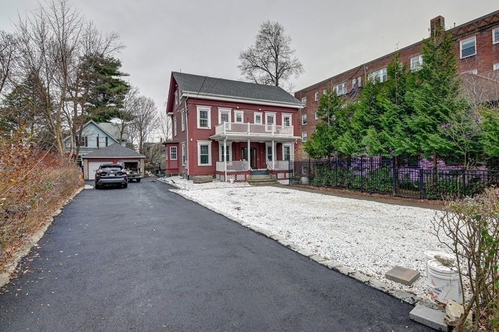 Exterior, Facade, Georgian