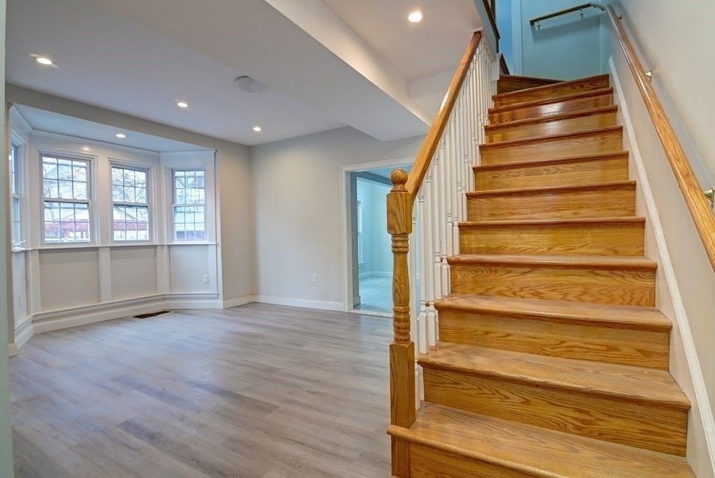 Interior, Recessed Lighting, Wood Texture Flooring
