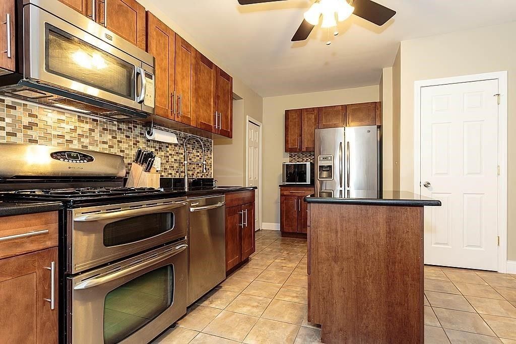 Interior, Kitchen, Stainless Steel Appliances