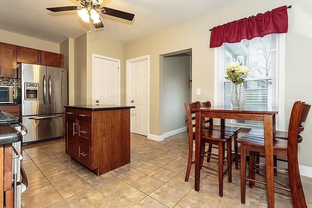 Dining room, Interior, Kitchen, Stainless Steel Appliances