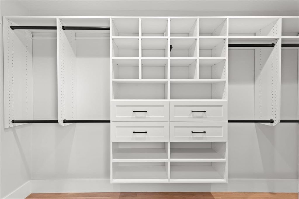 Interior, Walk-in Closets, Wood Texture Flooring