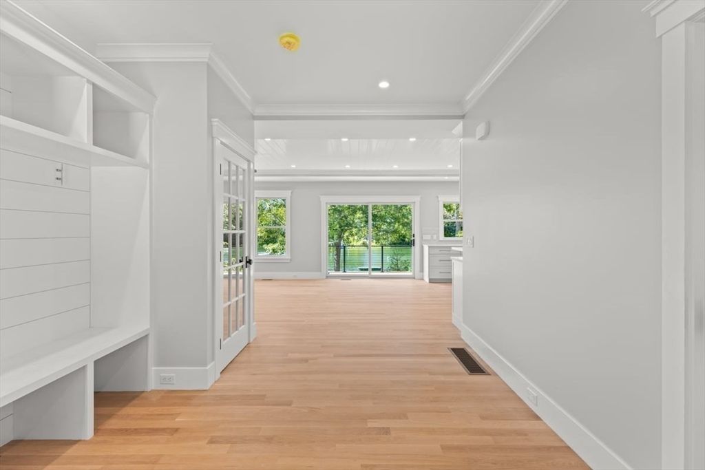 Interior, Recessed Lighting, Wood Texture Flooring