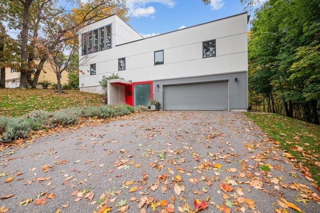 Attached, Exterior, Facade, Modern