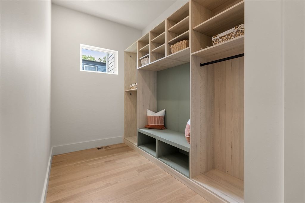 Interior, Walk-in Closets, Wood Texture Flooring