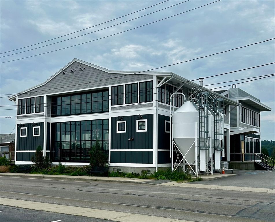Exterior, Facade, Queen Anne Victorian