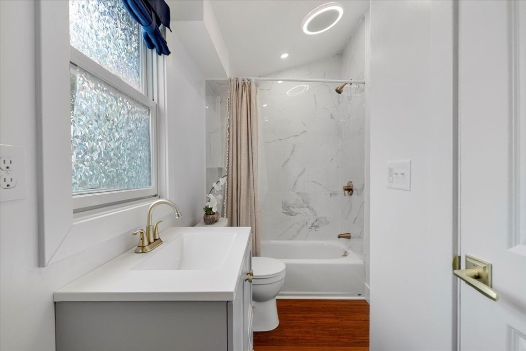Bathroom, Interior, Marble Walls, Recessed Lighting, Wood Texture Flooring