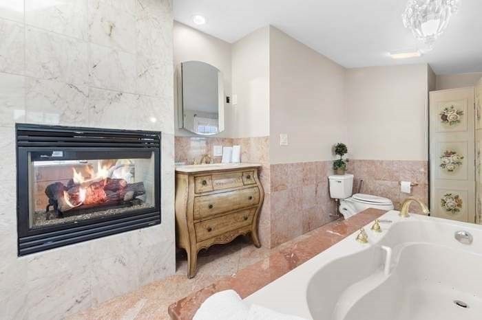 Bathroom, Fireplace, Interior, Pendant Lights, Recessed Lighting