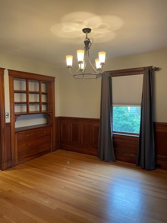 Chandelier, Empty room, Interior, Wood Texture Flooring