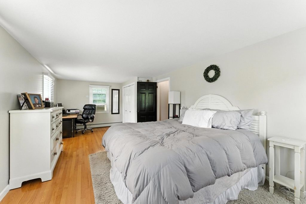 Bedroom, Home Office, Interior, Wood Texture Flooring