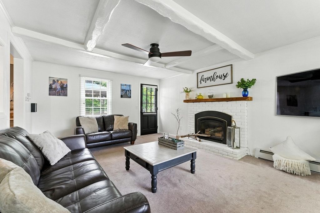 Fireplace, Interior, Living room