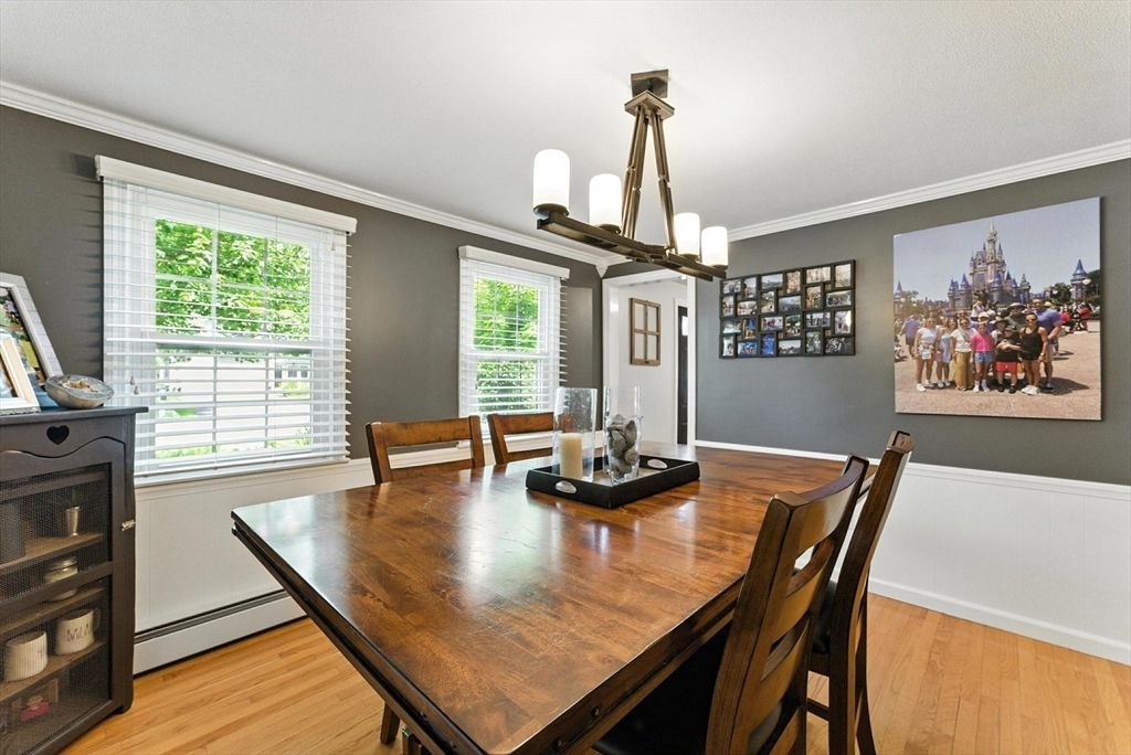 Chandelier, Dining room, Interior, Pendant Lights, Wood Texture Flooring