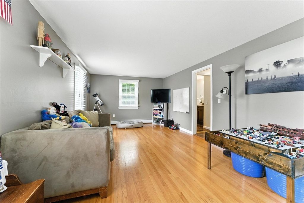 Game Room, Interior, Living room, Wood Texture Flooring