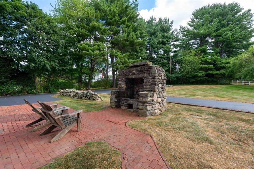 Exterior, Fireplace
