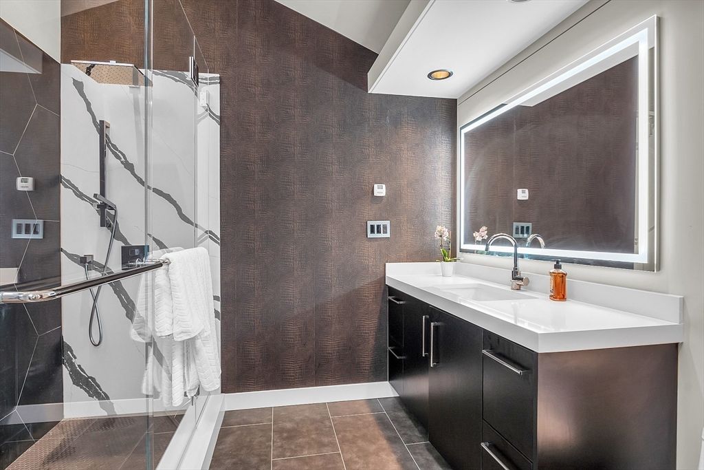 Bathroom, Interior, Recessed Lighting