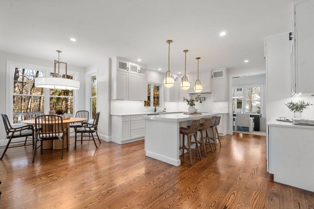 Dining room, Interior, Kitchen, Pendant Lights, Recessed Lighting, Wood Texture Flooring