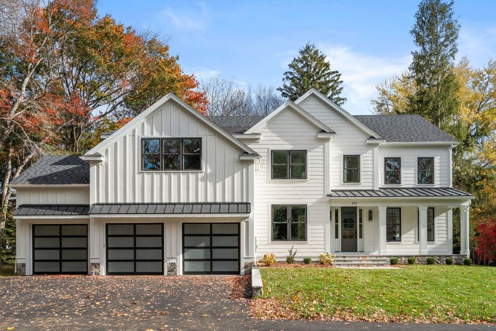 Attached, Exterior, Facade, Farmhouse