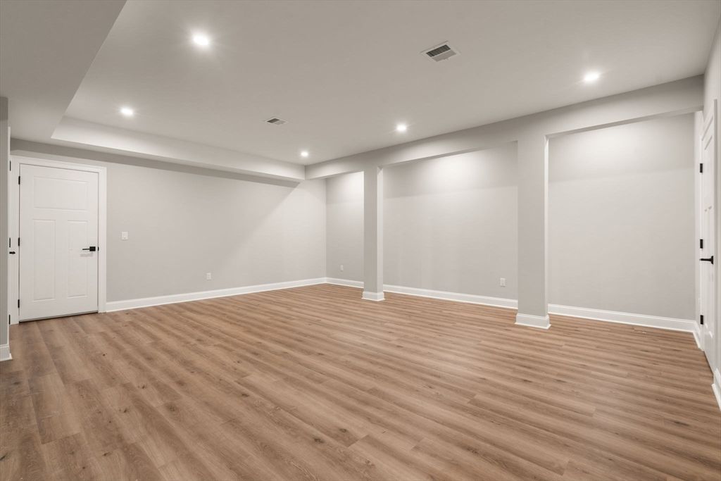 Empty room, Interior, Recessed Lighting, Wood Texture Flooring