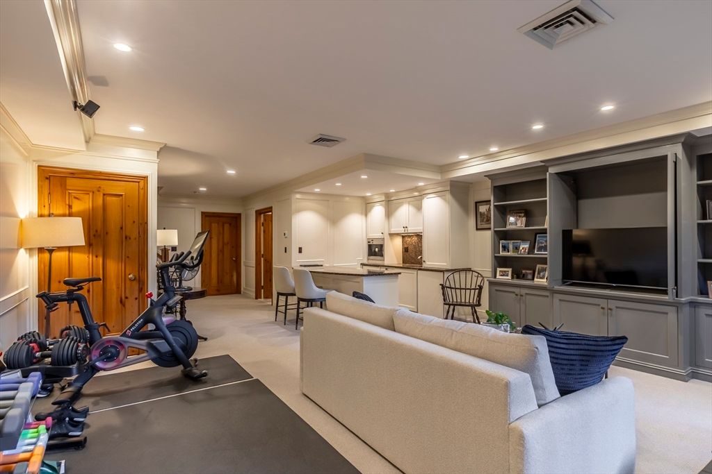 Dining room, Fitness Equipment, Interior, Living room, Recessed Lighting