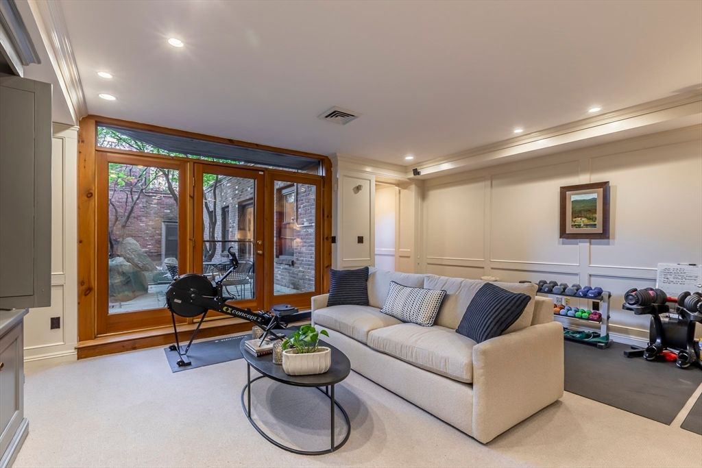 Fitness Equipment, Interior, Living room, Recessed Lighting
