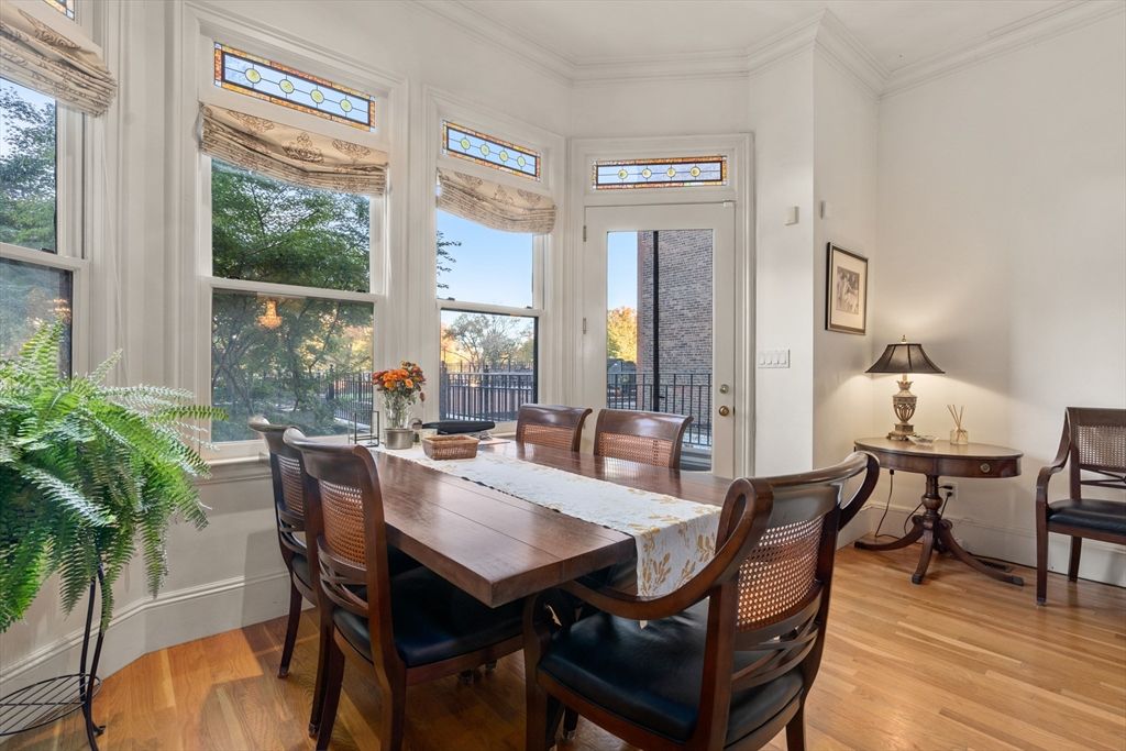 Dining room, Interior, Wood Texture Flooring