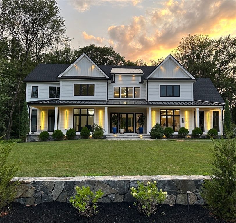 Exterior, Facade, Farmhouse