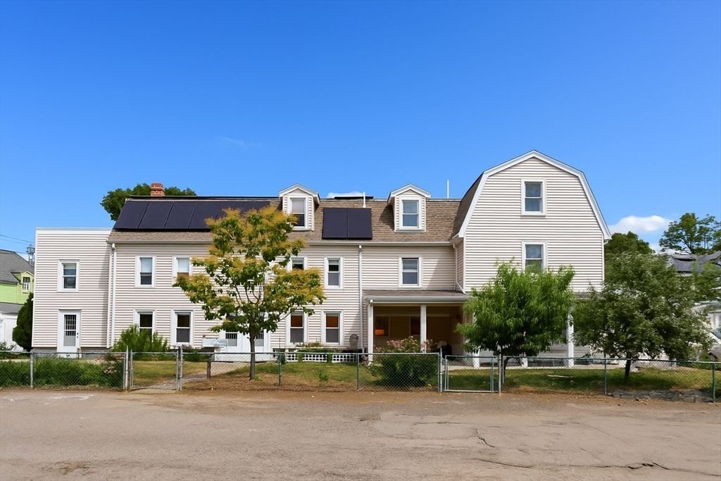 Exterior, Facade, Solar Panels, Farmhouse