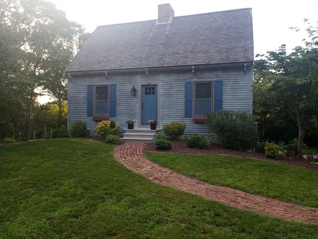Backyard, Exterior, Facade, Cape Cod
