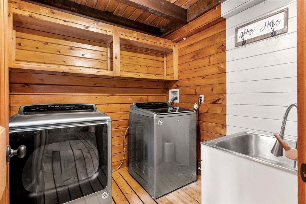 Interior, Washer, Wooden Beams, Wooden Ceilings, Wood Texture Flooring, Wooden Walls