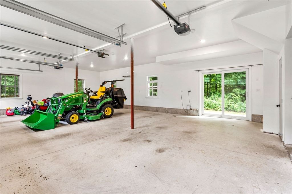 Garage, Interior