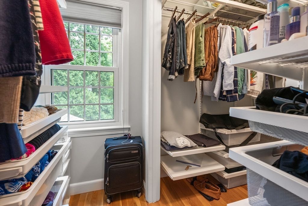 Interior, Walk-in Closets, Wood Texture Flooring