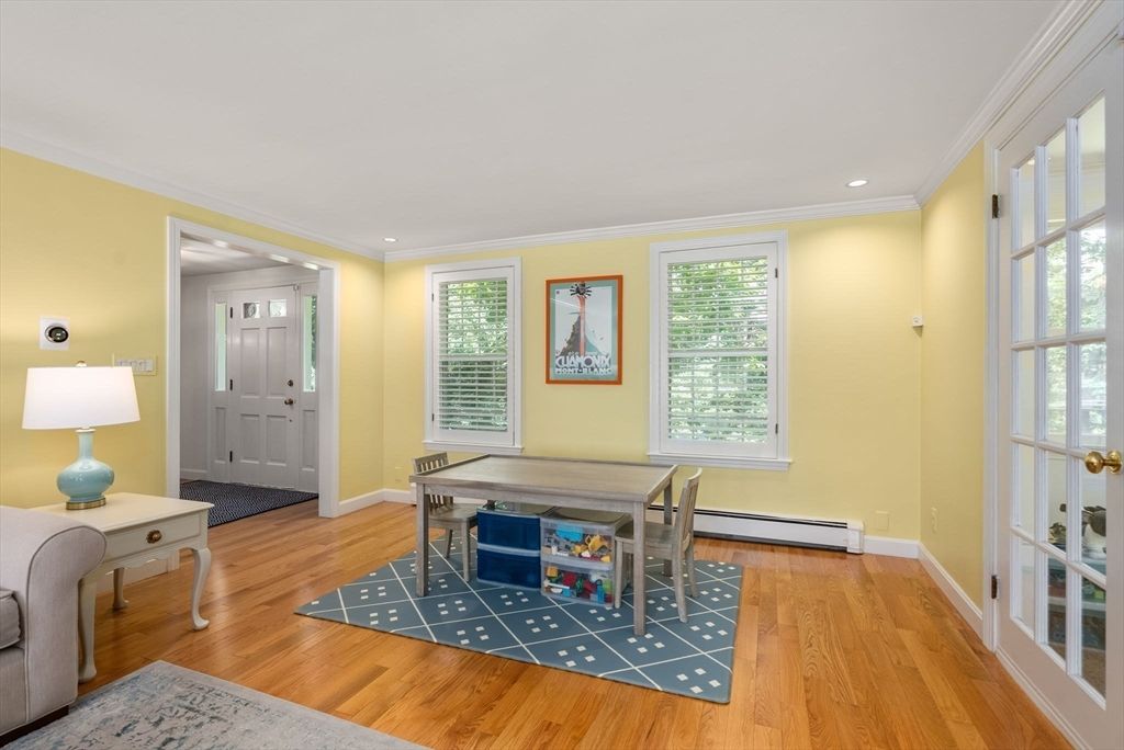 Interior, Recessed Lighting, Wood Texture Flooring