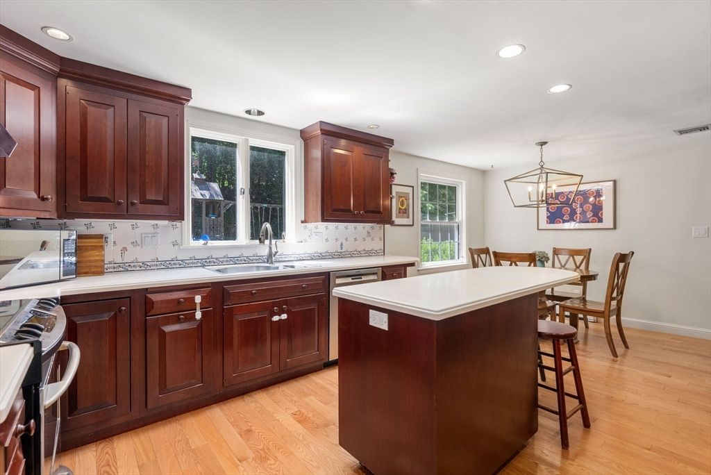 Dining room, Interior, Kitchen, Pendant Lights, Recessed Lighting, Wood Texture Flooring