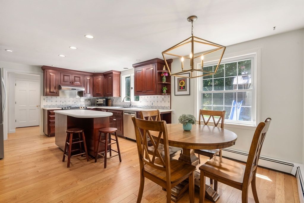 Dining room, Interior, Kitchen, Pendant Lights, Recessed Lighting, Wood Texture Flooring