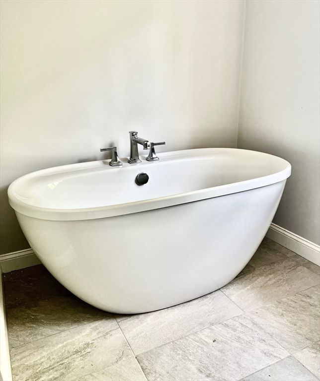 Bathroom, Free Standing Baths, Interior
