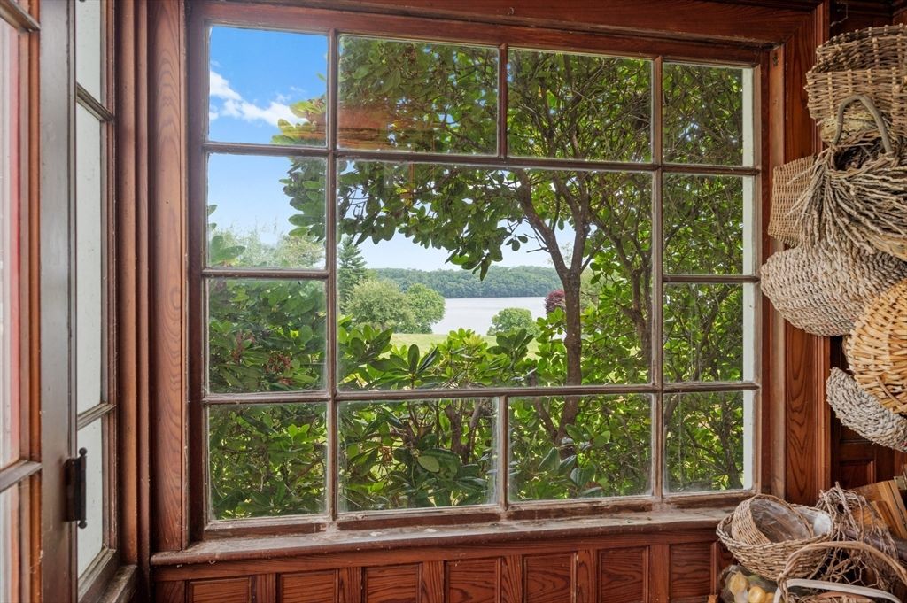 Interior, Sun Room, Water