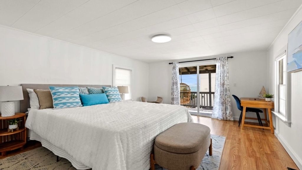 Bedroom, Interior, Water, Wood Texture Flooring