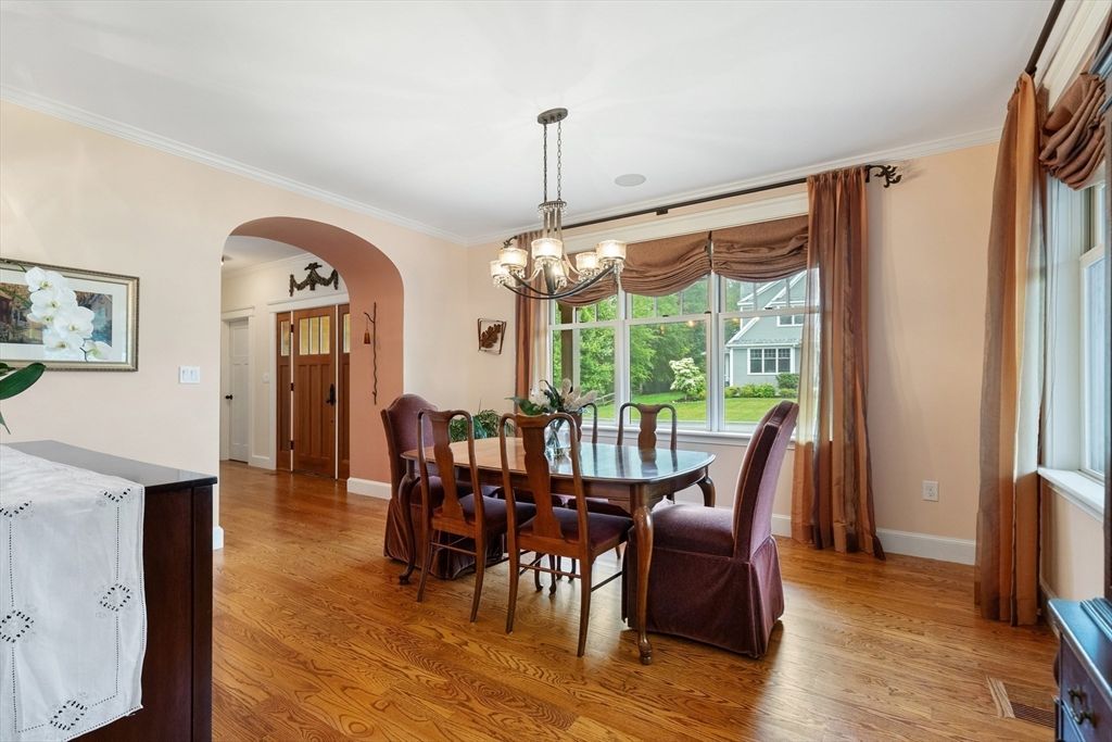 Chandelier, Dining room, Interior, Wood Texture Flooring