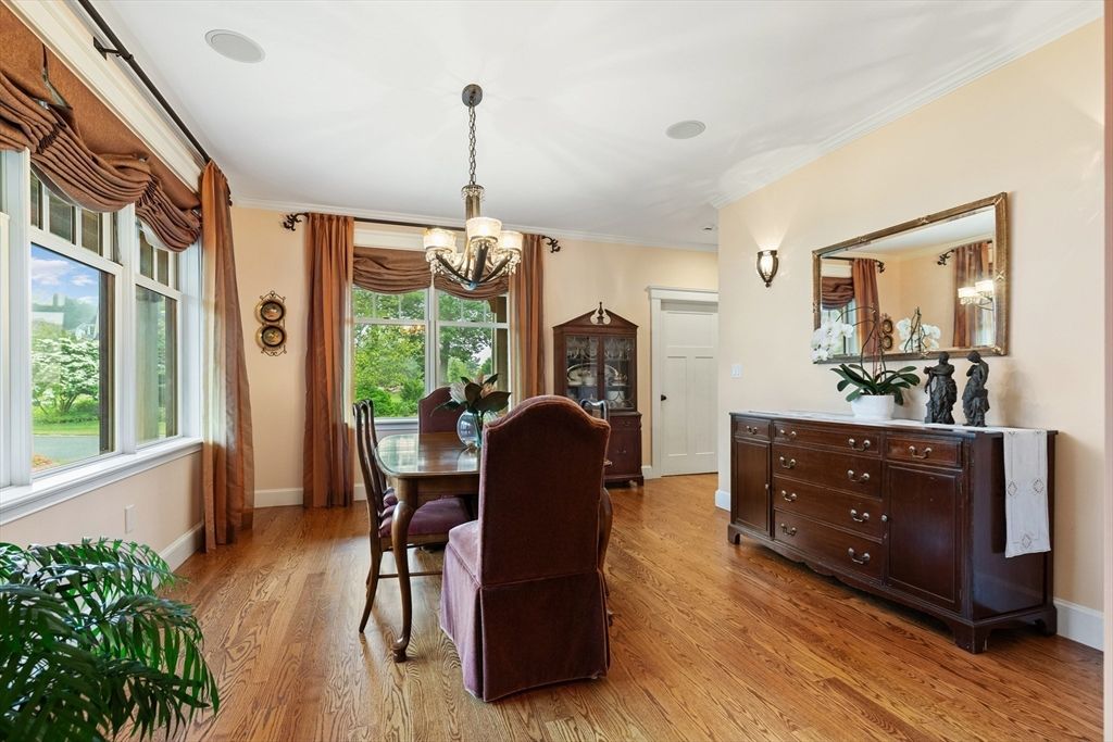 Chandelier, Dining room, Interior, Pendant Lights, Wood Texture Flooring