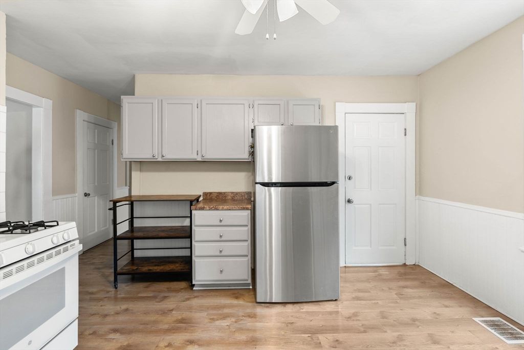 Interior, Kitchen, Wood Texture Flooring