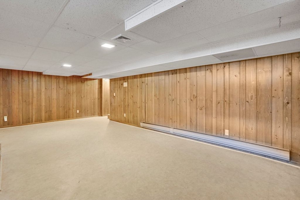 Empty room, Interior, Recessed Lighting, Wooden Walls