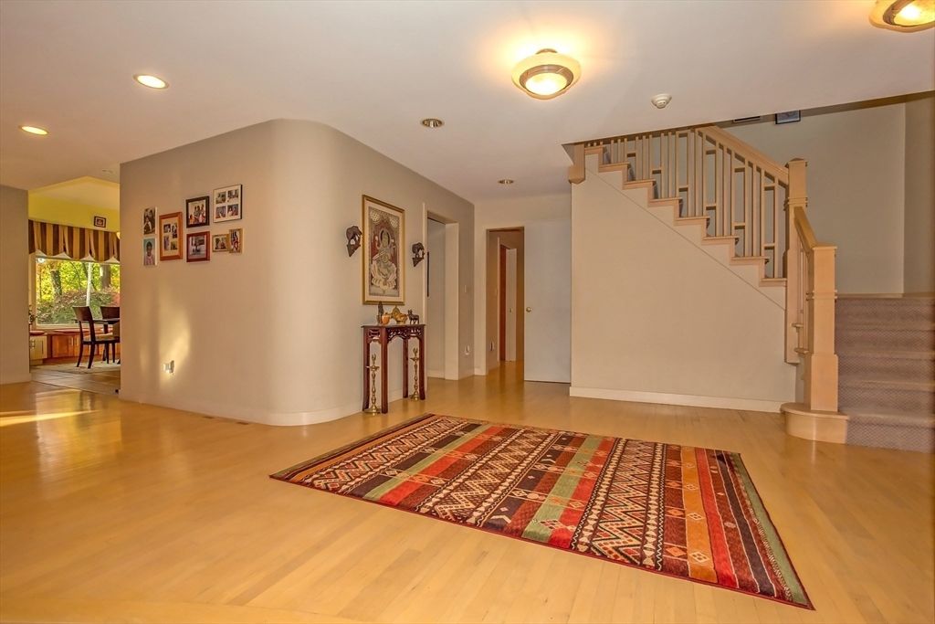 Interior, Recessed Lighting, Wood Texture Flooring