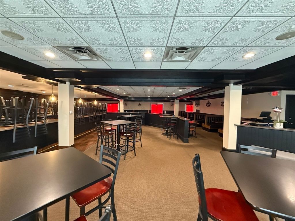 Dining room, Interior, Recessed Lighting