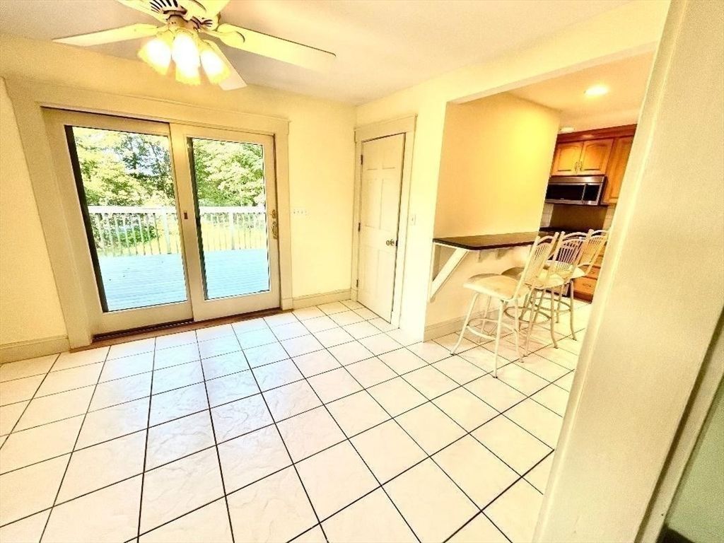 Empty room, Interior, Kitchen, Recessed Lighting