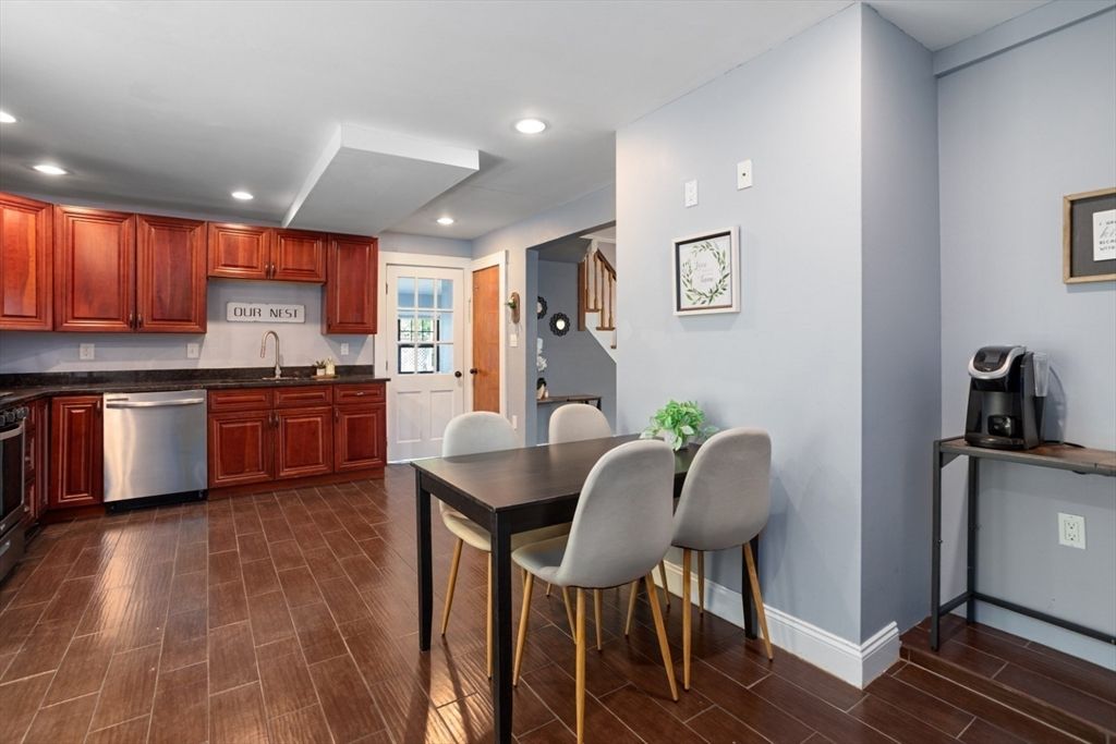 Dining room, Interior, Kitchen, Recessed Lighting, Wood Texture Flooring