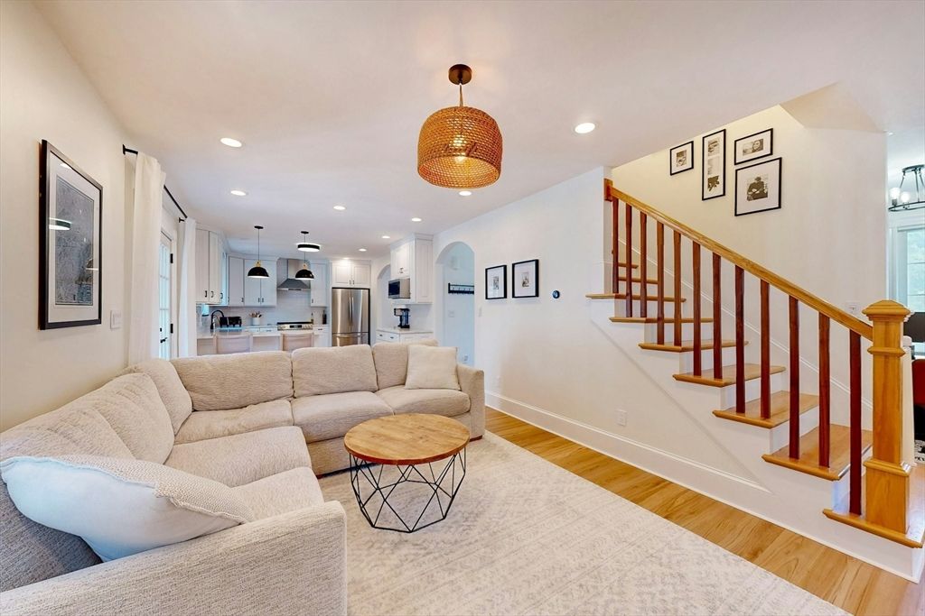 Interior, Kitchen, Living room, Pendant Lights, Recessed Lighting, Stainless Steel Appliances, Wood Texture Flooring
