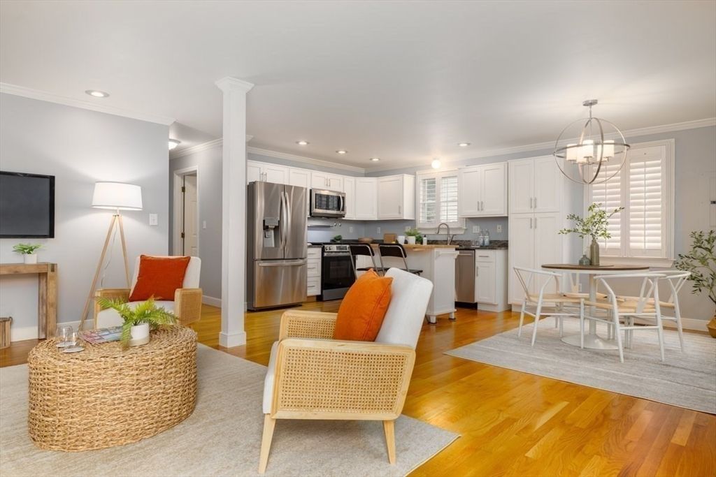 Dining room, Interior, Kitchen, Pendant Lights, Recessed Lighting, Stainless Steel Appliances, Wood Texture Flooring