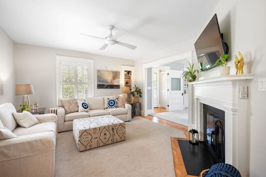 Fireplace, Interior, Living room