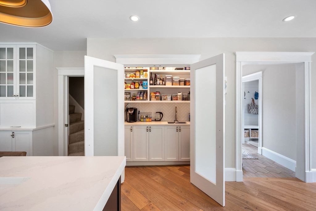 Interior, Recessed Lighting, Wood Texture Flooring