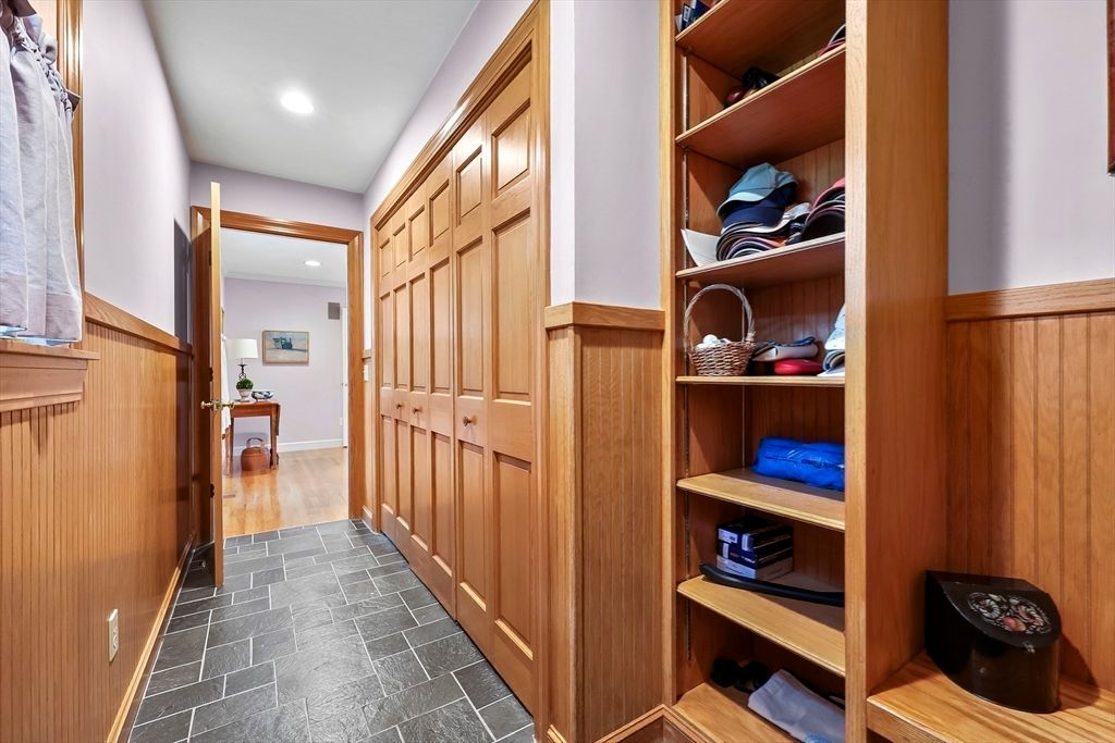 Interior, Recessed Lighting, Walk-in Closets, Wood Texture Flooring